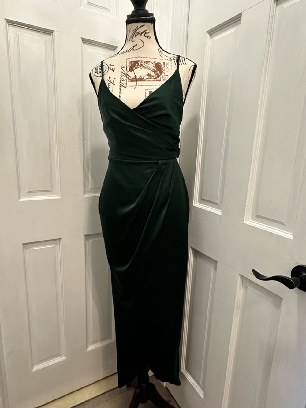 💚 Emerald Green Satin Wrap Dress | 2 Ways to Wear 💚 - Picture 2 of 9